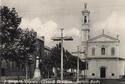 Visualizza foto: Chiesa S.S. Crocifisso e piazzale scuole